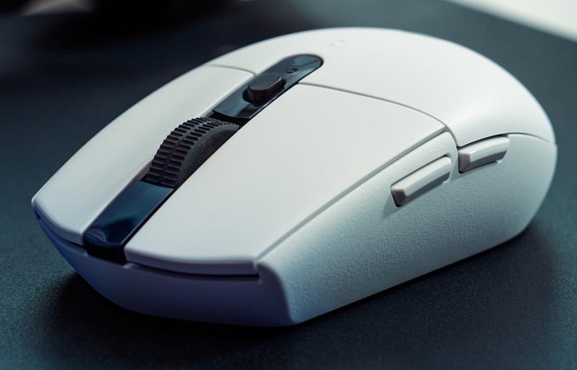 Logitech G305